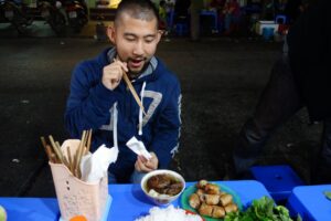 『Dac Kim』ハノイで美味しいつけ麺を食べるならここ！ 定番人気のブンチャー屋さん★